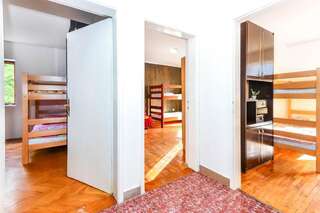 Хостелы Hostel Amigo Котор Кровать в общем 4-местном номере для мужчин и женщин-14